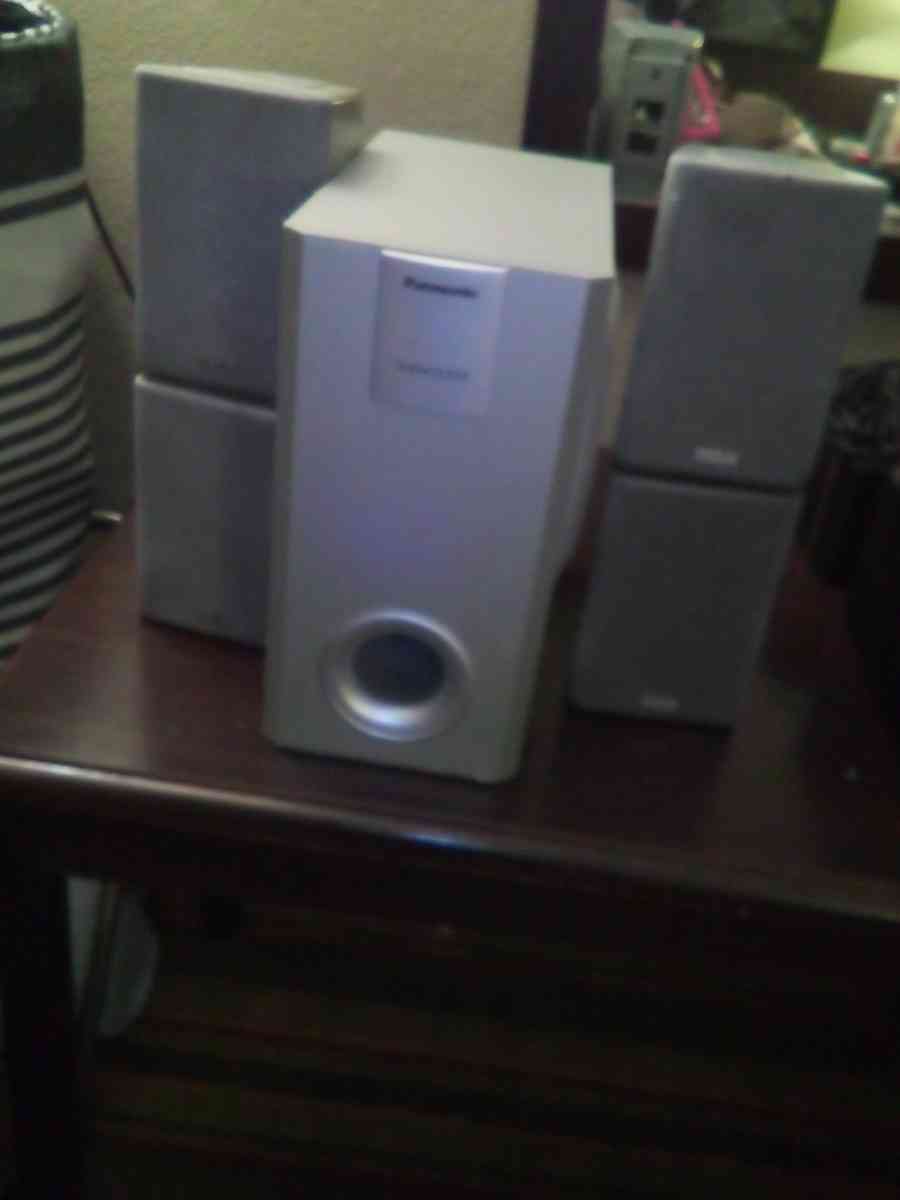 RCA HOME RECEIVER STEREO SYSTEM WITH SUBWOOFER AND SURROUND