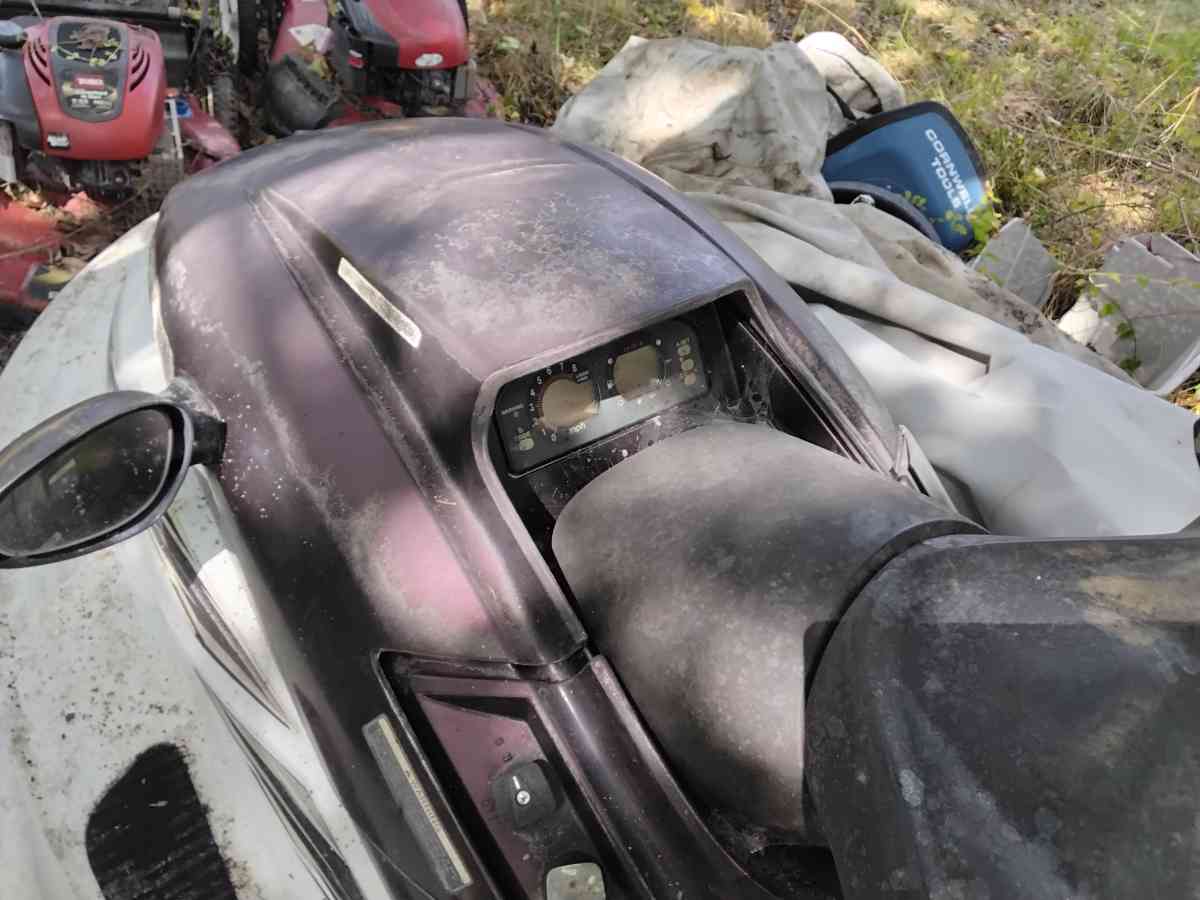 Yamaha Jet Ski XL 1200 Needs Work as is