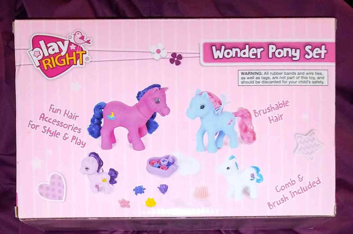 Play Right Wonder Pony Set brand new