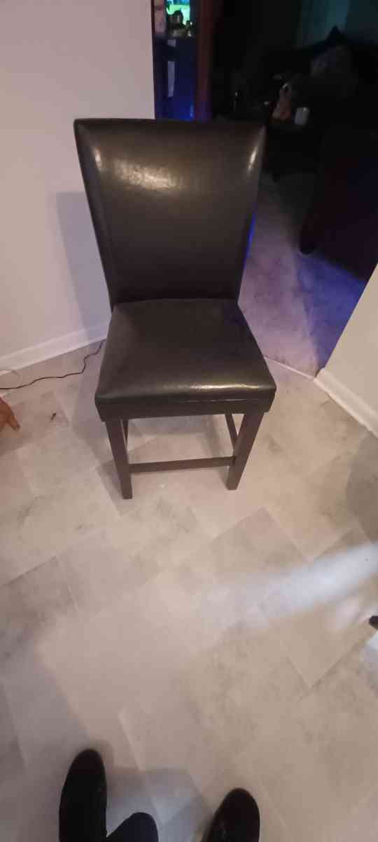 kitchen table and chairs