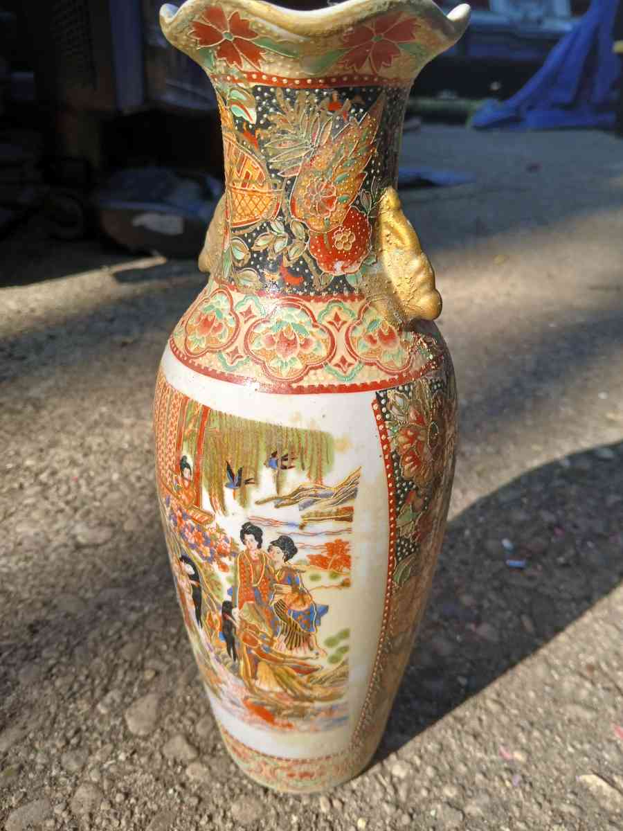 Japanese Satsuma Gold Gilded Porcelain Vase Height  10