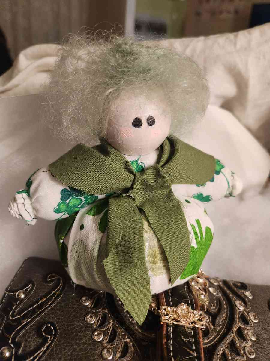 miss lucky pin cushion