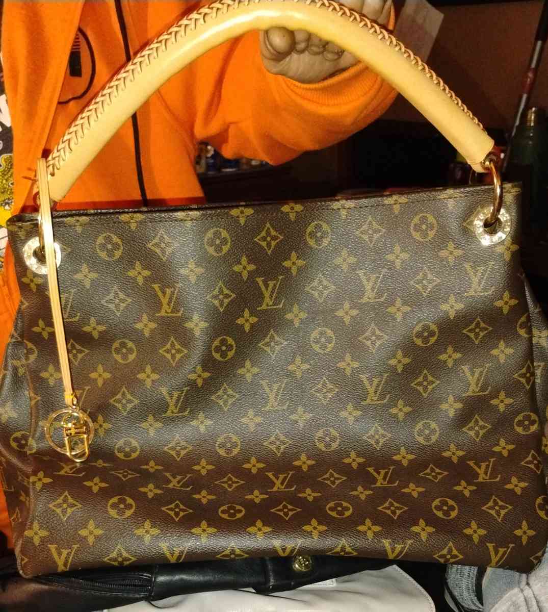 Louis Vuitton Artsy MM Monogram Shoulder Bag Tote Purse