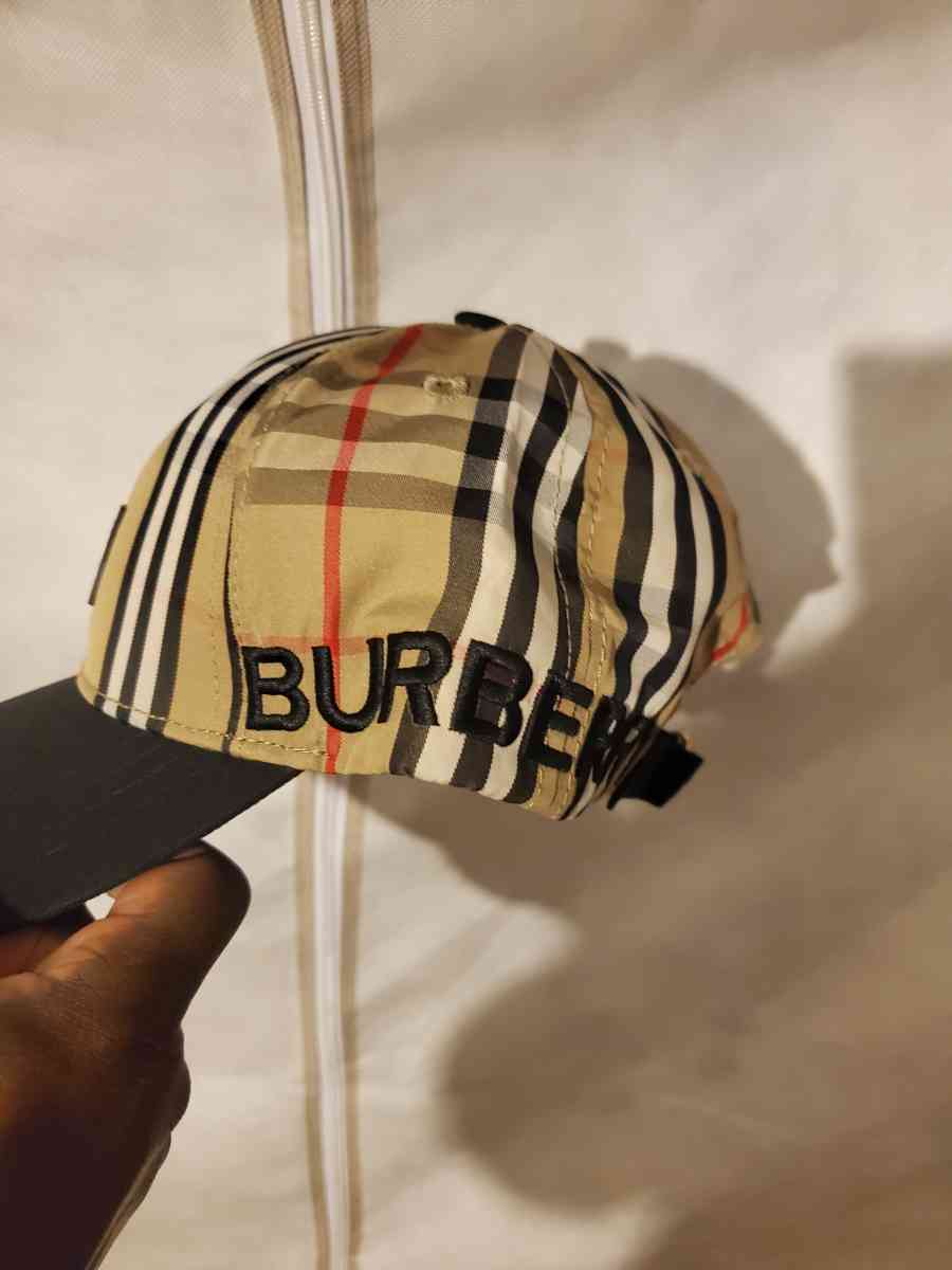 Burberry logo hat