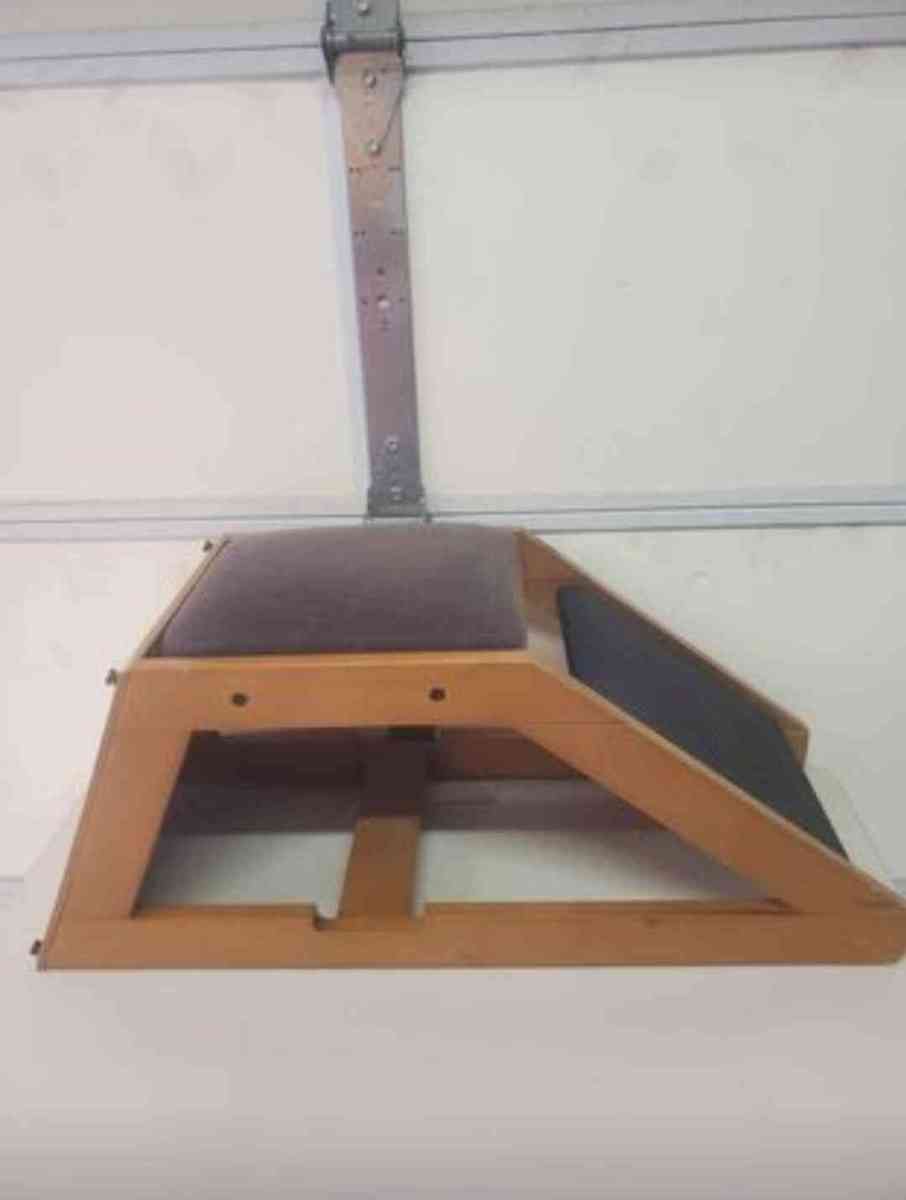 Shoe Fitting Stool  Light Colored Wood  Retail Boutique  RR