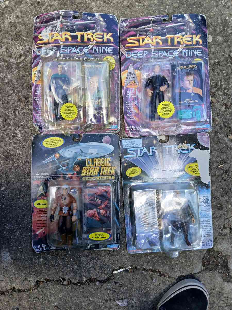 Star Trek Deep Space Nine Action Figures Lot of 4 Playmates