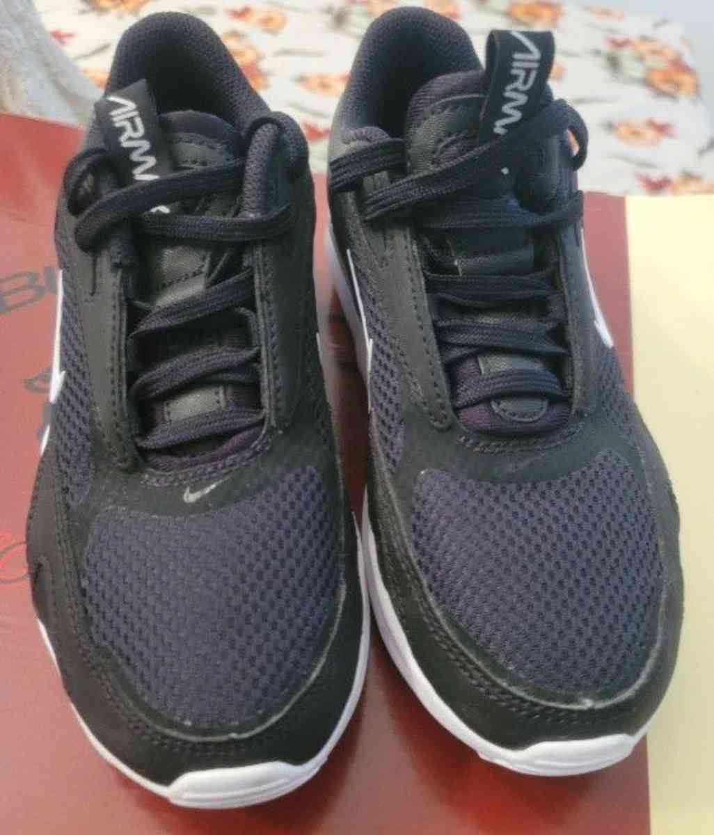 KIDS NIKE BIG KID AIR MAX INTRLK RUNNING SHOES