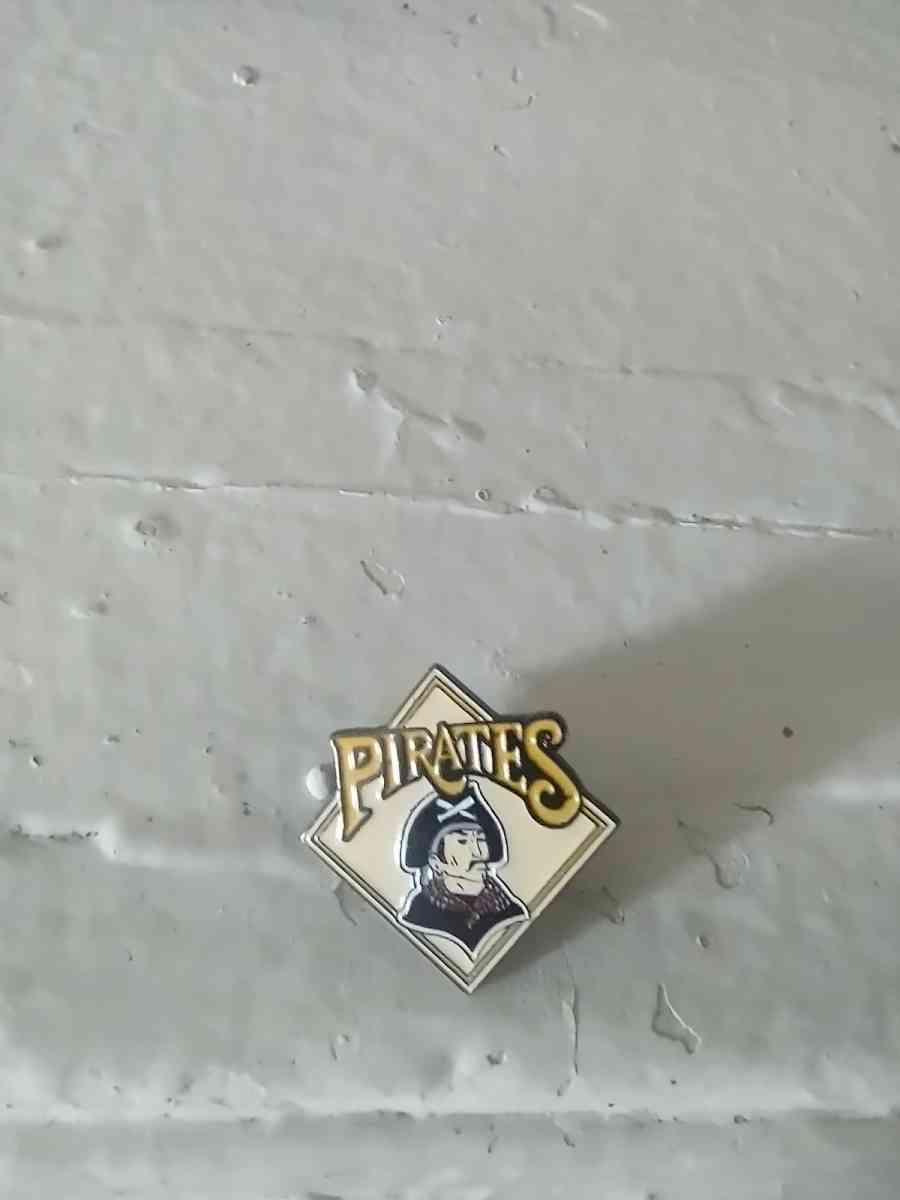 pirates pin