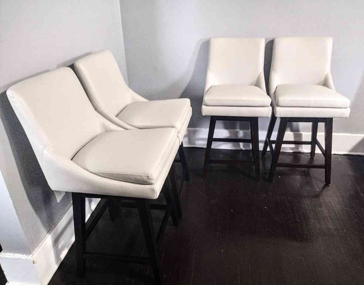 Lissa Light Gray Faux Leather Swivel Counter Stool Set Of 4