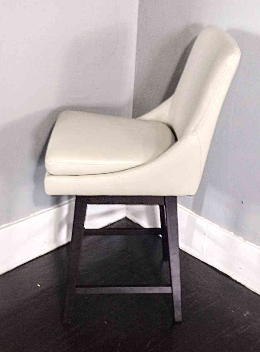 Lissa Light Gray Faux Leather Swivel Counter Stool Set Of 4