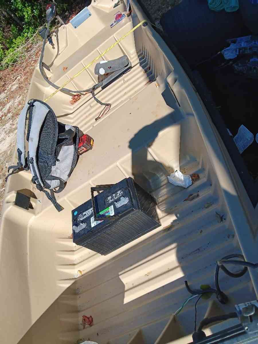 Pelican intruder 12 foot Jon boat