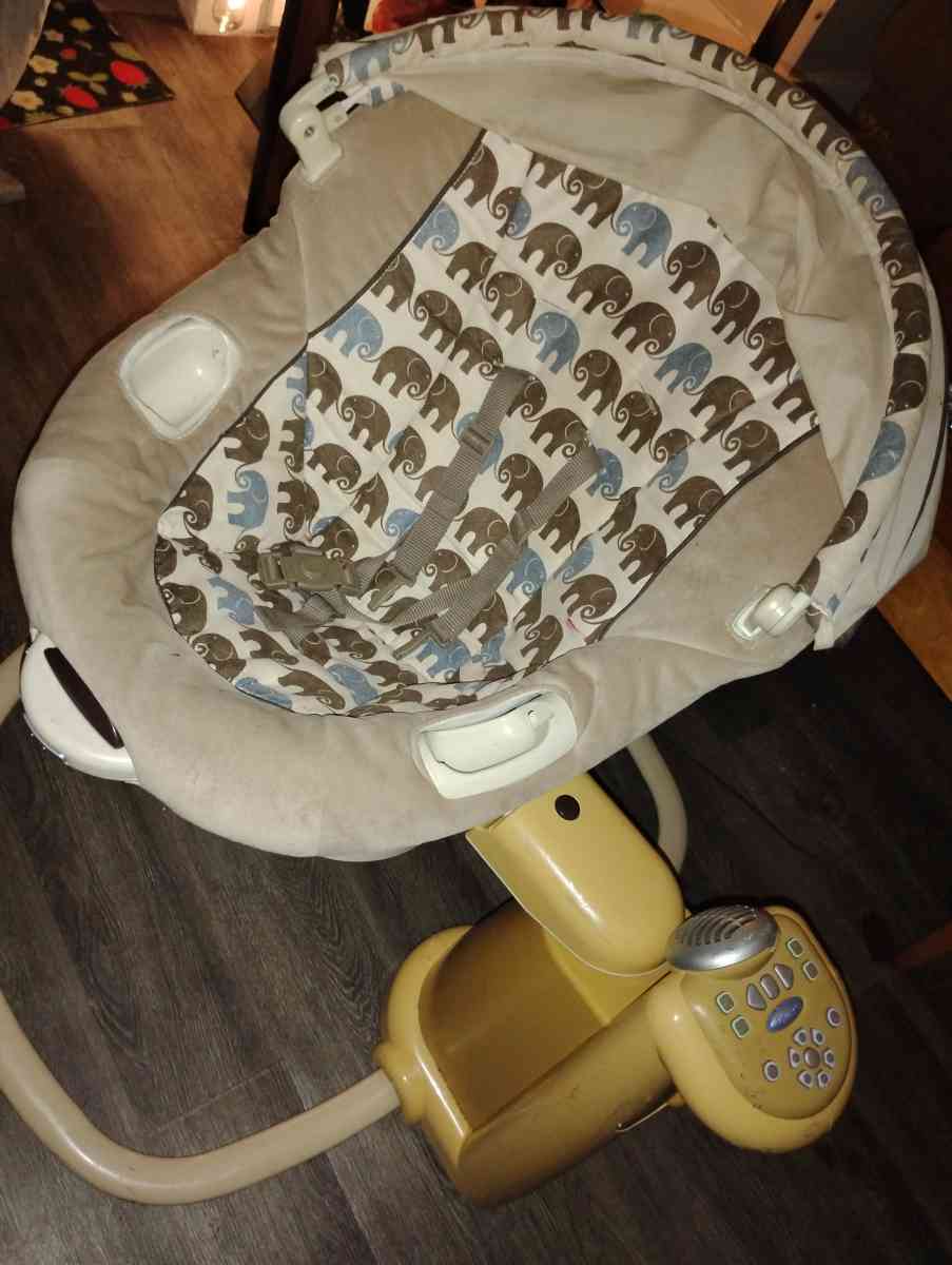 2 different baby swing