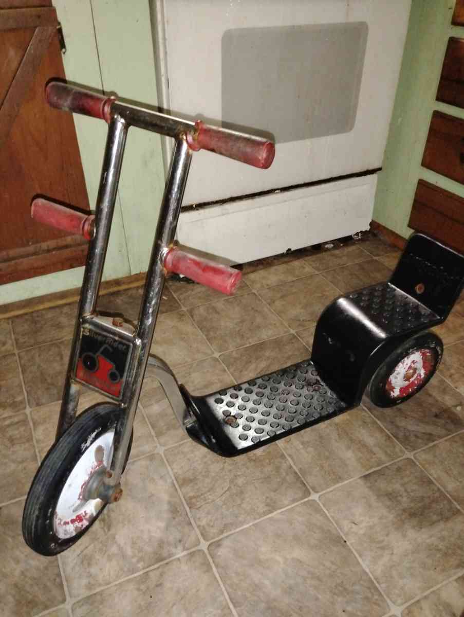 Summary For sale HTF Angeles SILVER RIDER Trike Scooter with