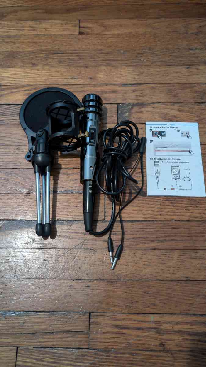 Customize PC Setup with 2k LG Monitor and microphone