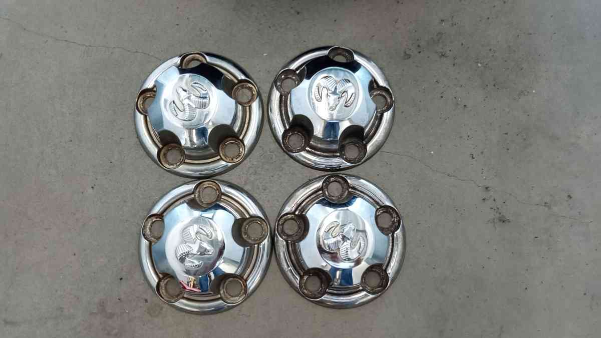 the set of 4 tires and wheels R 16 for DOdge ram 17