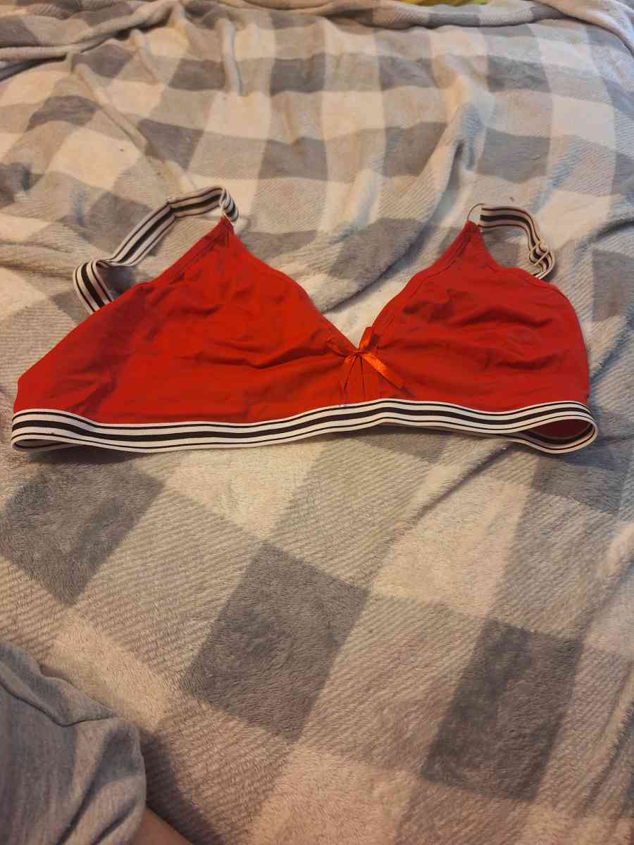Red non padded bra