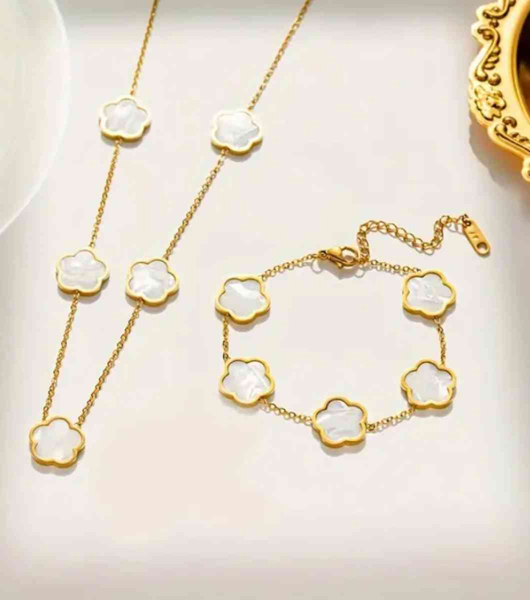 Elegant 2 Piece Pendant