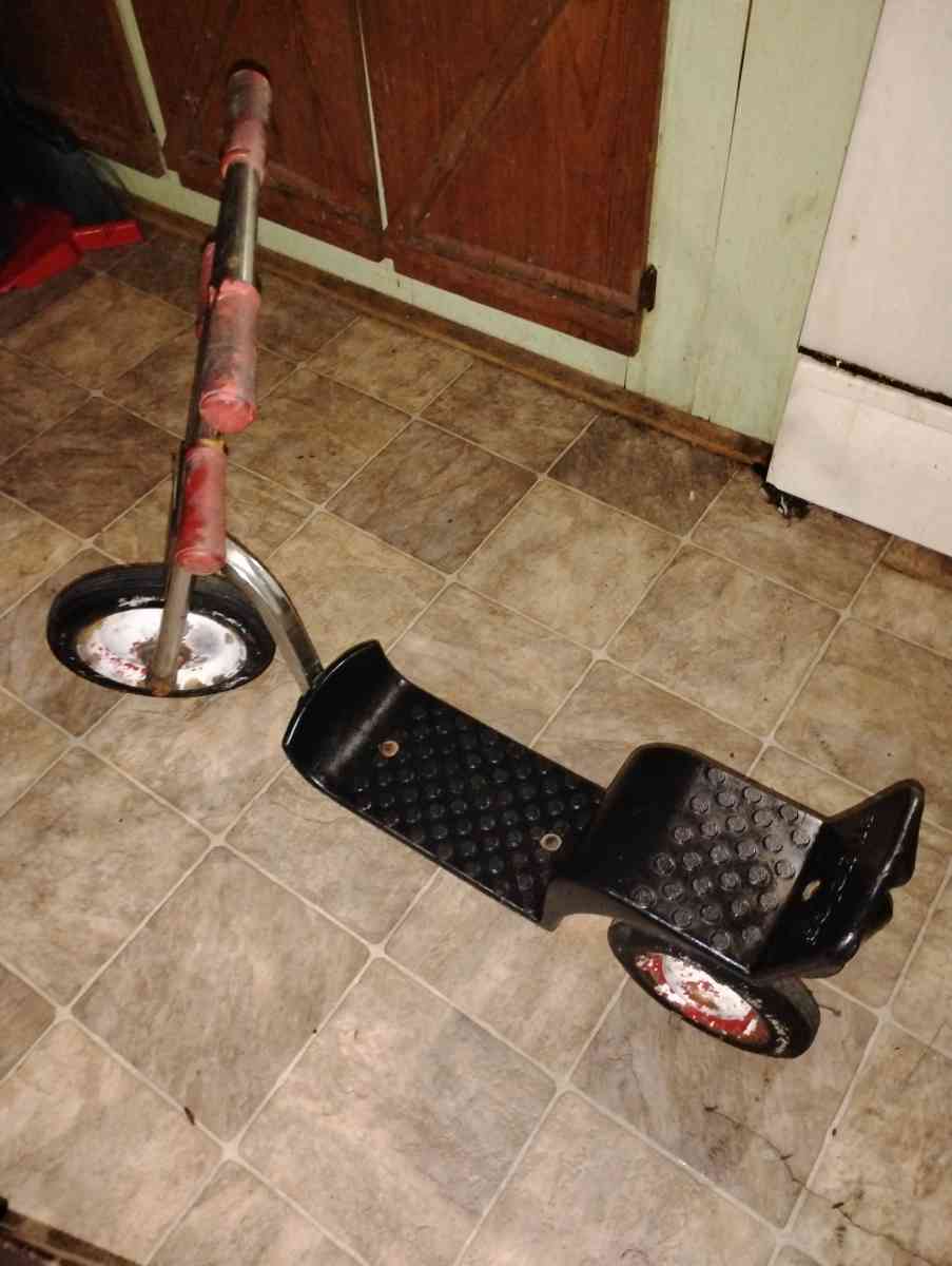 Summary For sale HTF Angeles SILVER RIDER Trike Scooter with