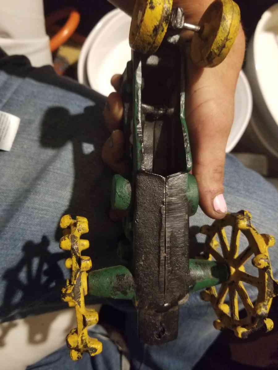 Cast Iron tractor unbranded