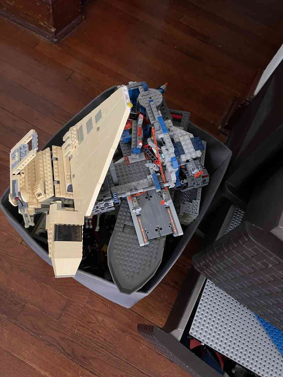 Tons and tons of legos not separating