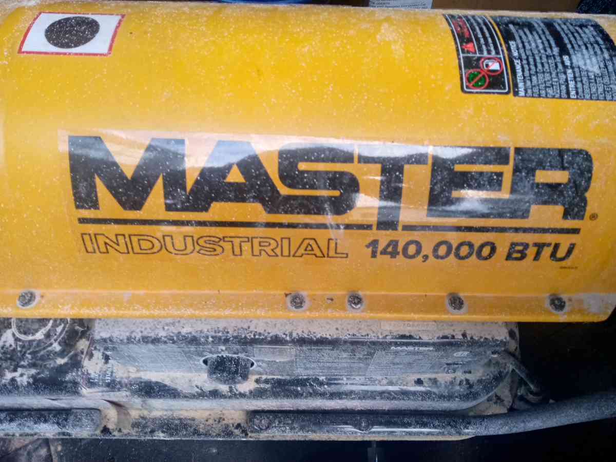 140000 BTU heater its a master diesel