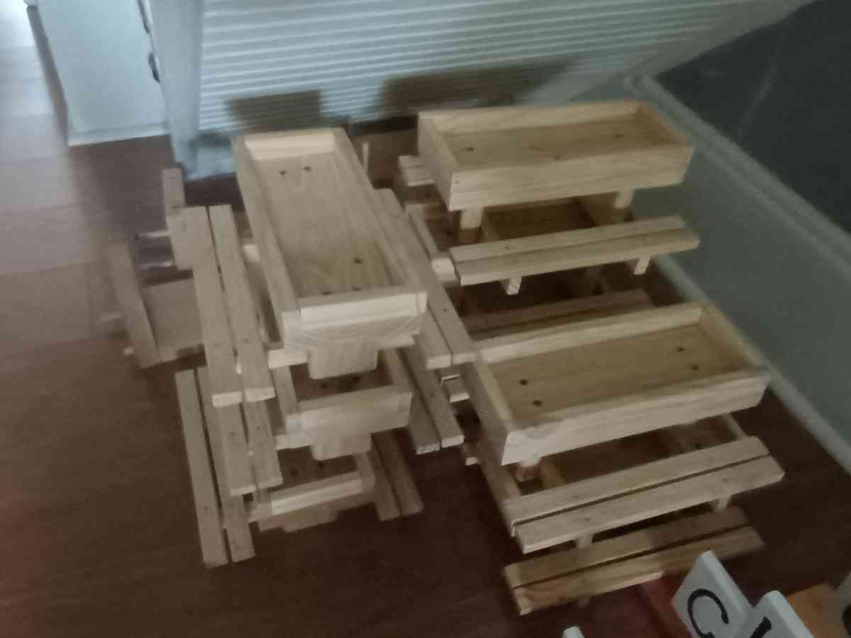 Bird or Squirrel Feeders