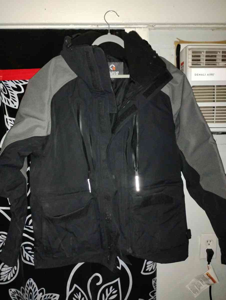 guide wear coat size L