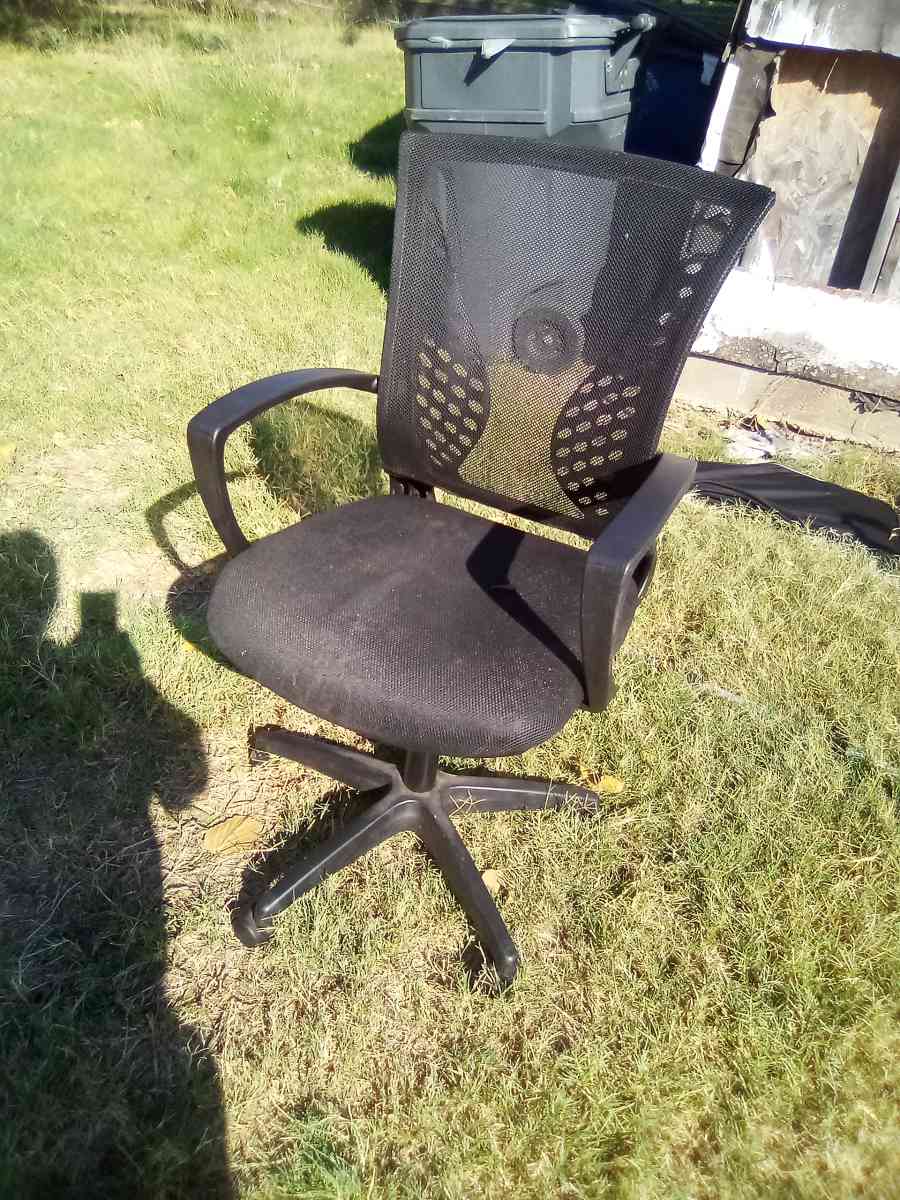 awesome office chair in perfect condition