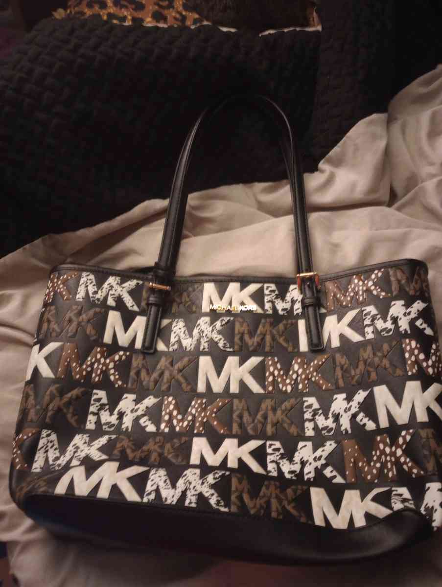 Michael Kors Jet Set Bag