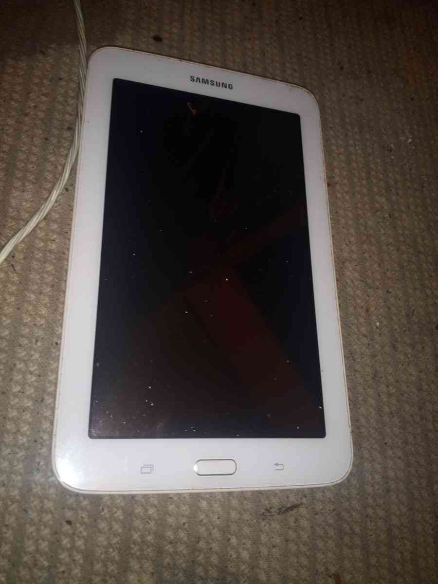 Samsung white tablet