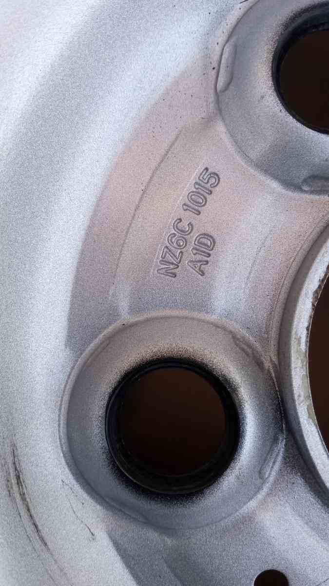 the set of 4 wheels original Ford