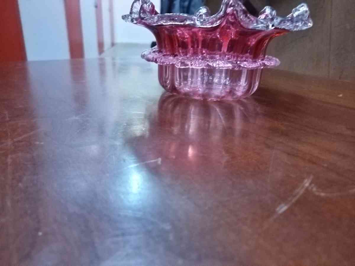 Beautiful scalloped pink glass bowl antique