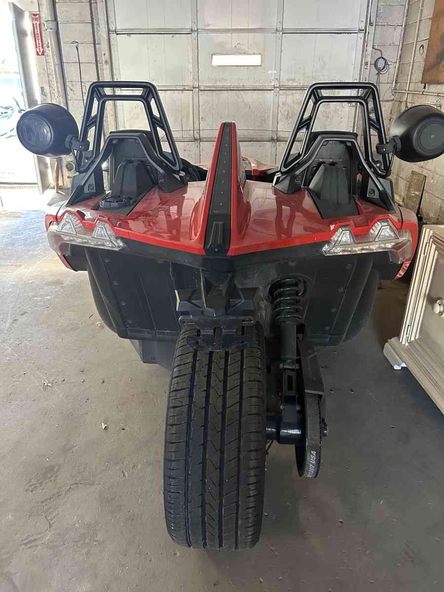 BEAUTIFUL 2020 POLARIS SLINGSHOT SL