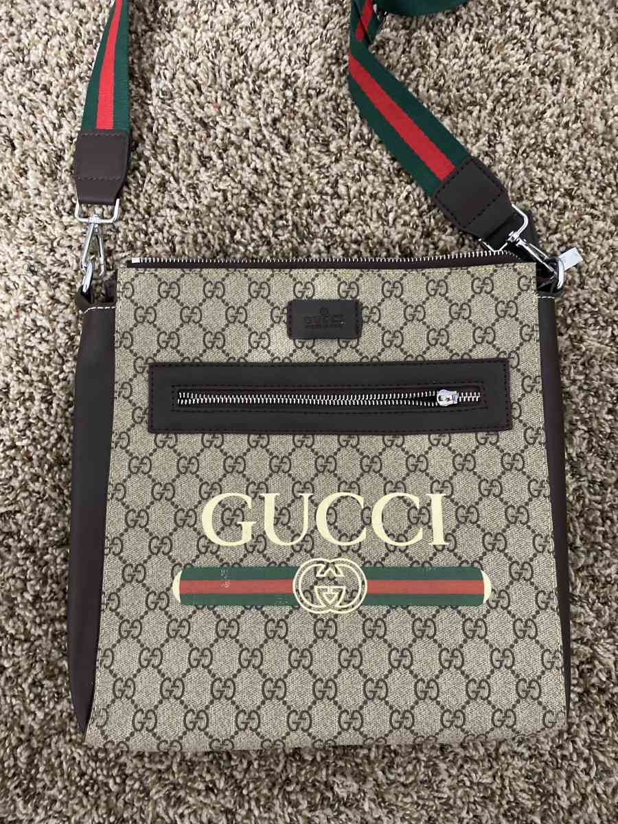 Gucci cross bodybag