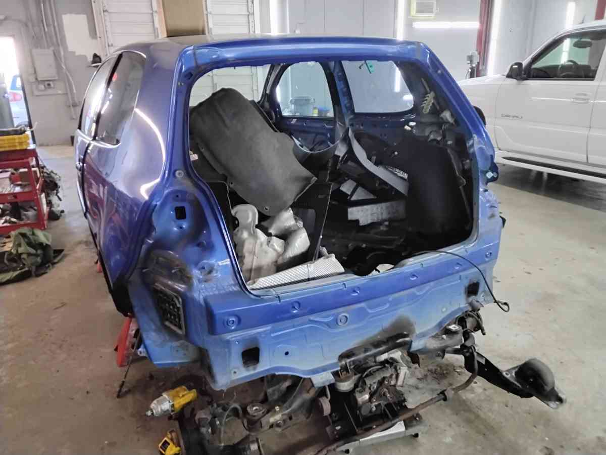 Nice 2008 VW R 32 Shell Carpet and Sunroof No Doors OEM