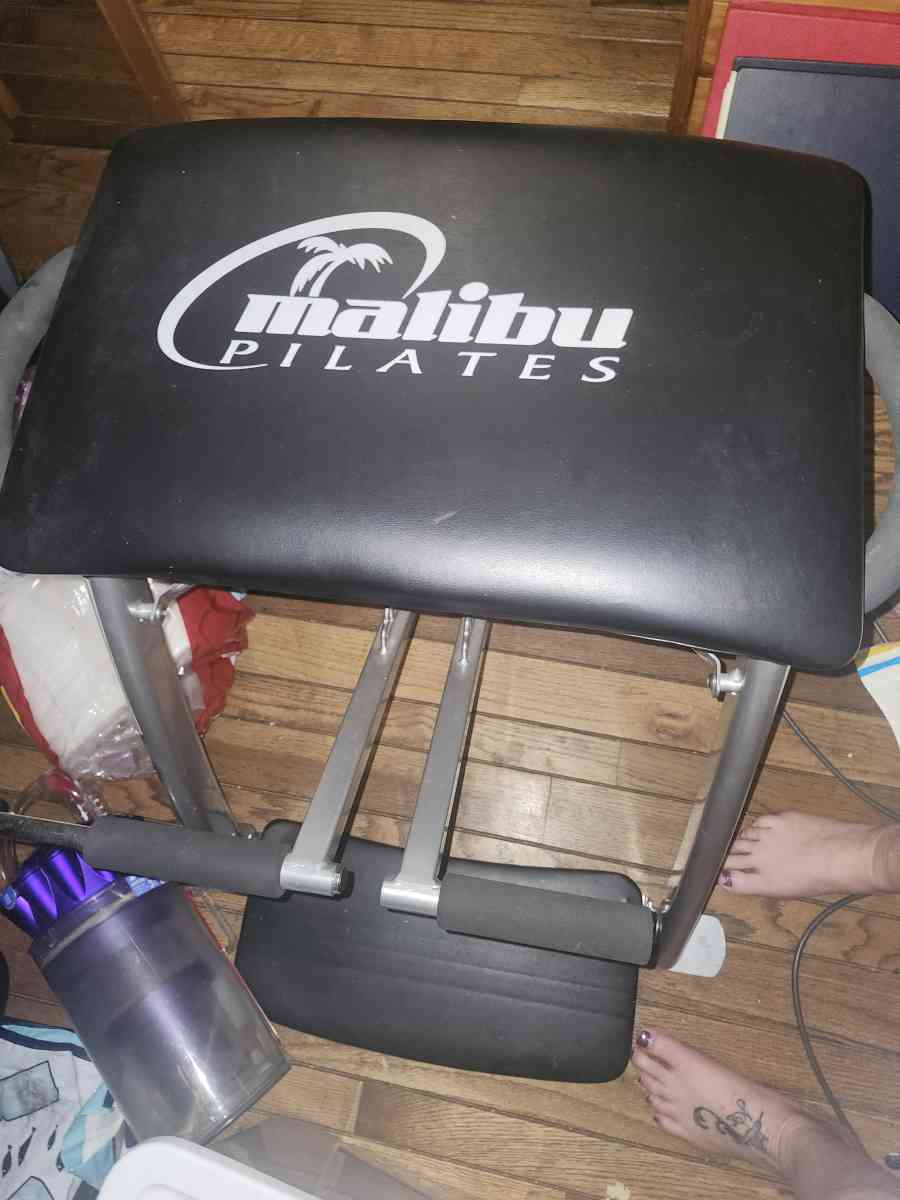 Malibu  pilates  workout bench  w workout guide