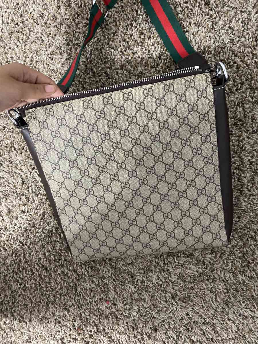 Gucci cross bodybag