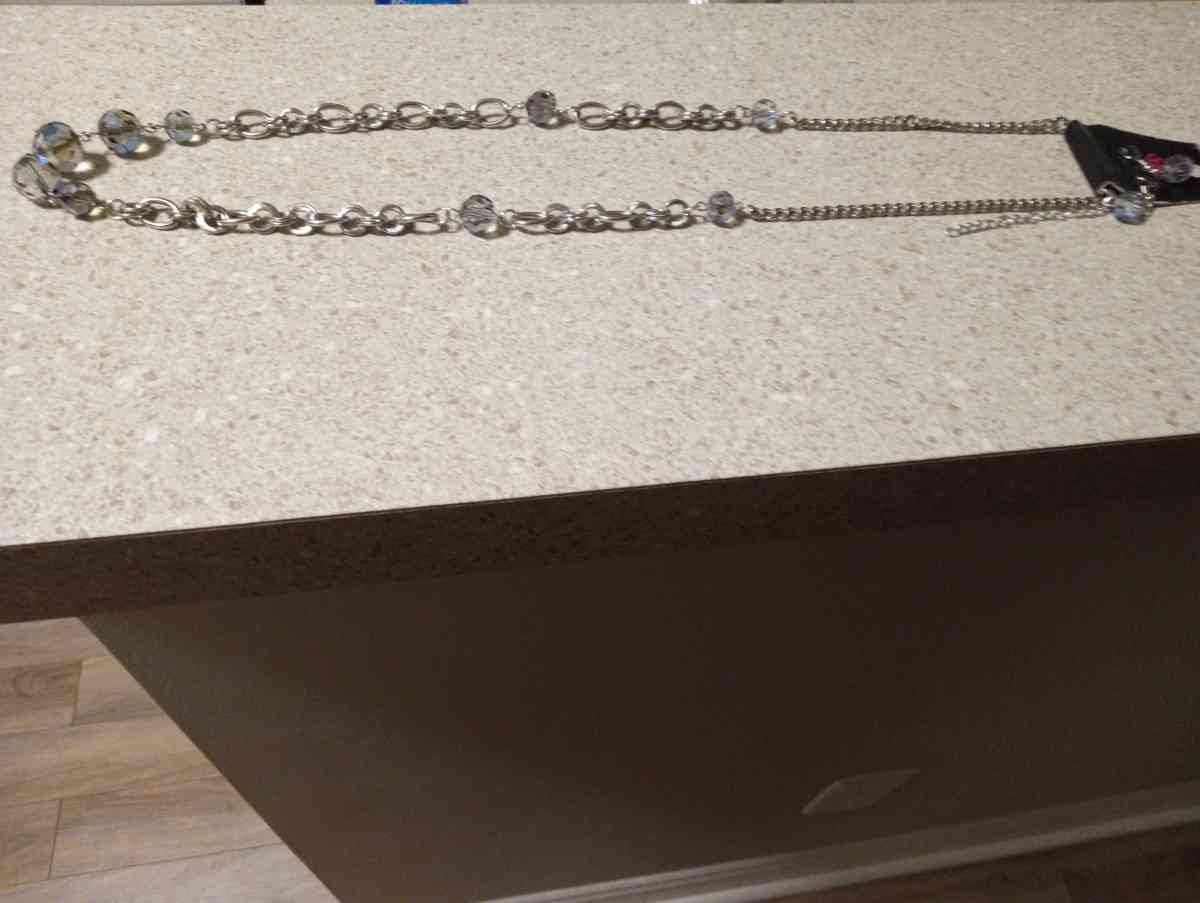 Necklace and earrings set bracelets