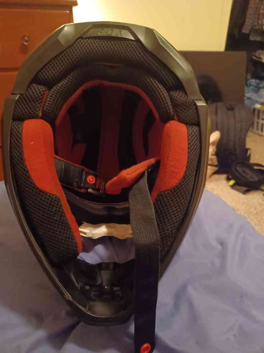 Fox v1 racing helmet