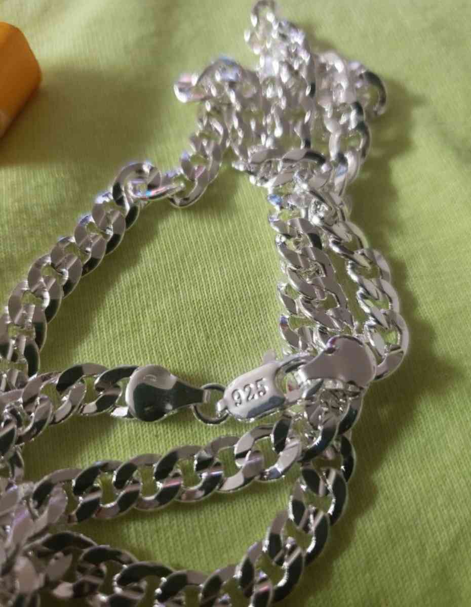 Beautiful silver 925 stamped 6mm 24in Cuban link chain