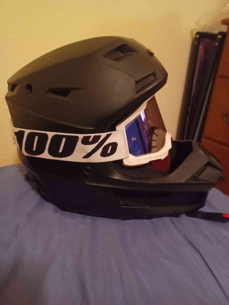 Fox v1 racing helmet