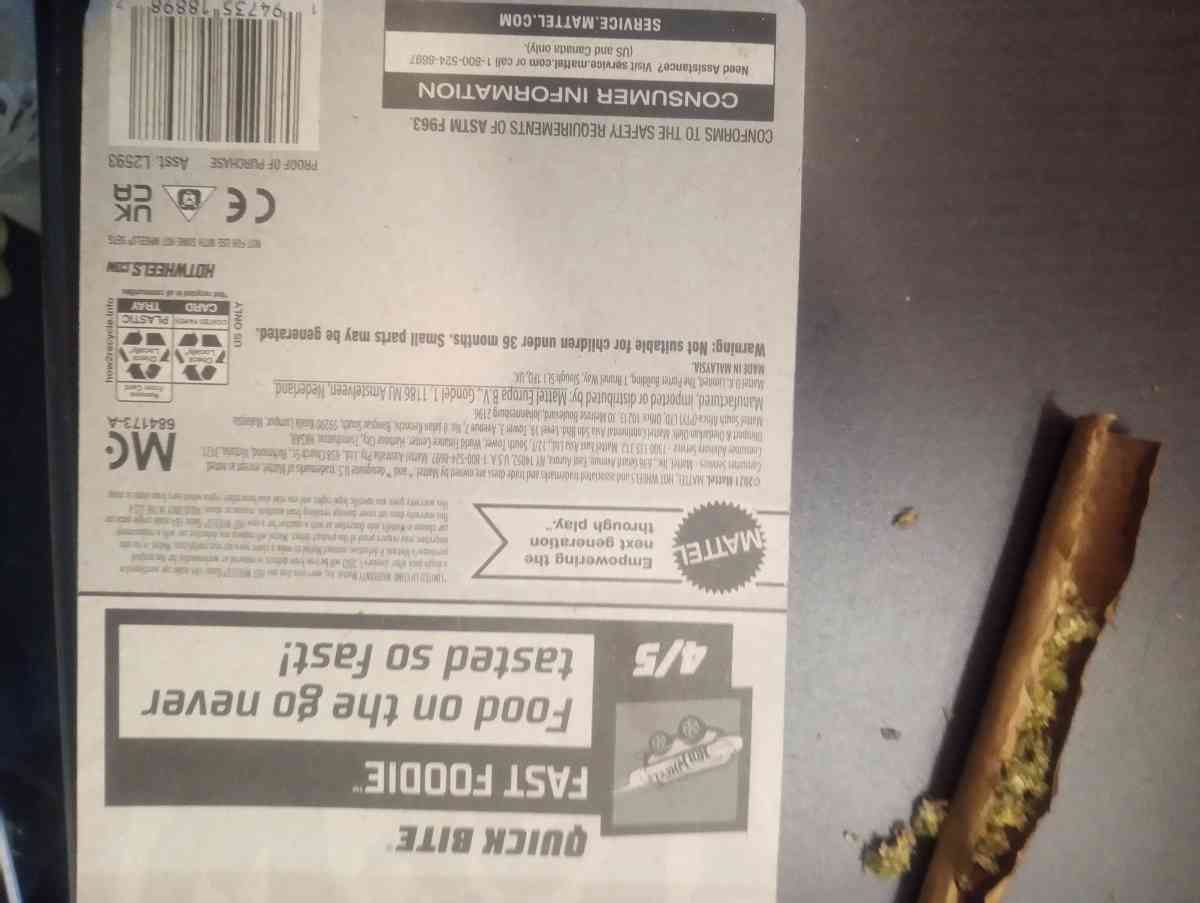 Hot Wheels Milk n Cookies quick bite