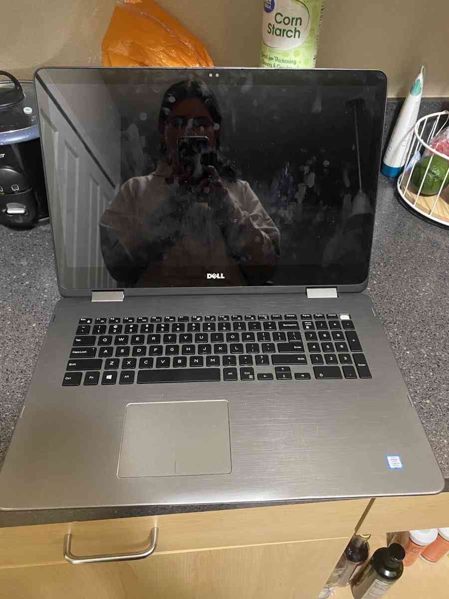 Inspiron Dell i7 8gen 2 in 1