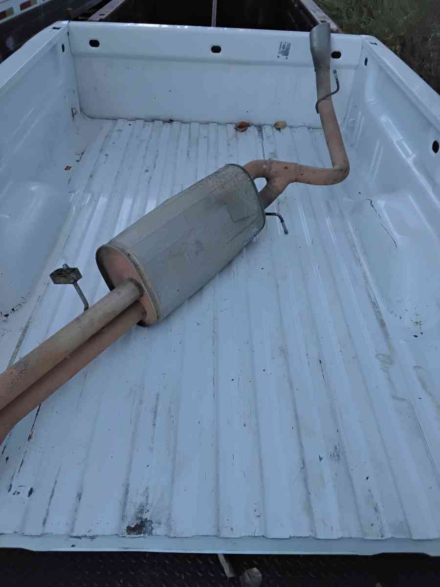 2009 Chevy or GMC Pickup Truck 8ft Bed OEM Factory No Rust