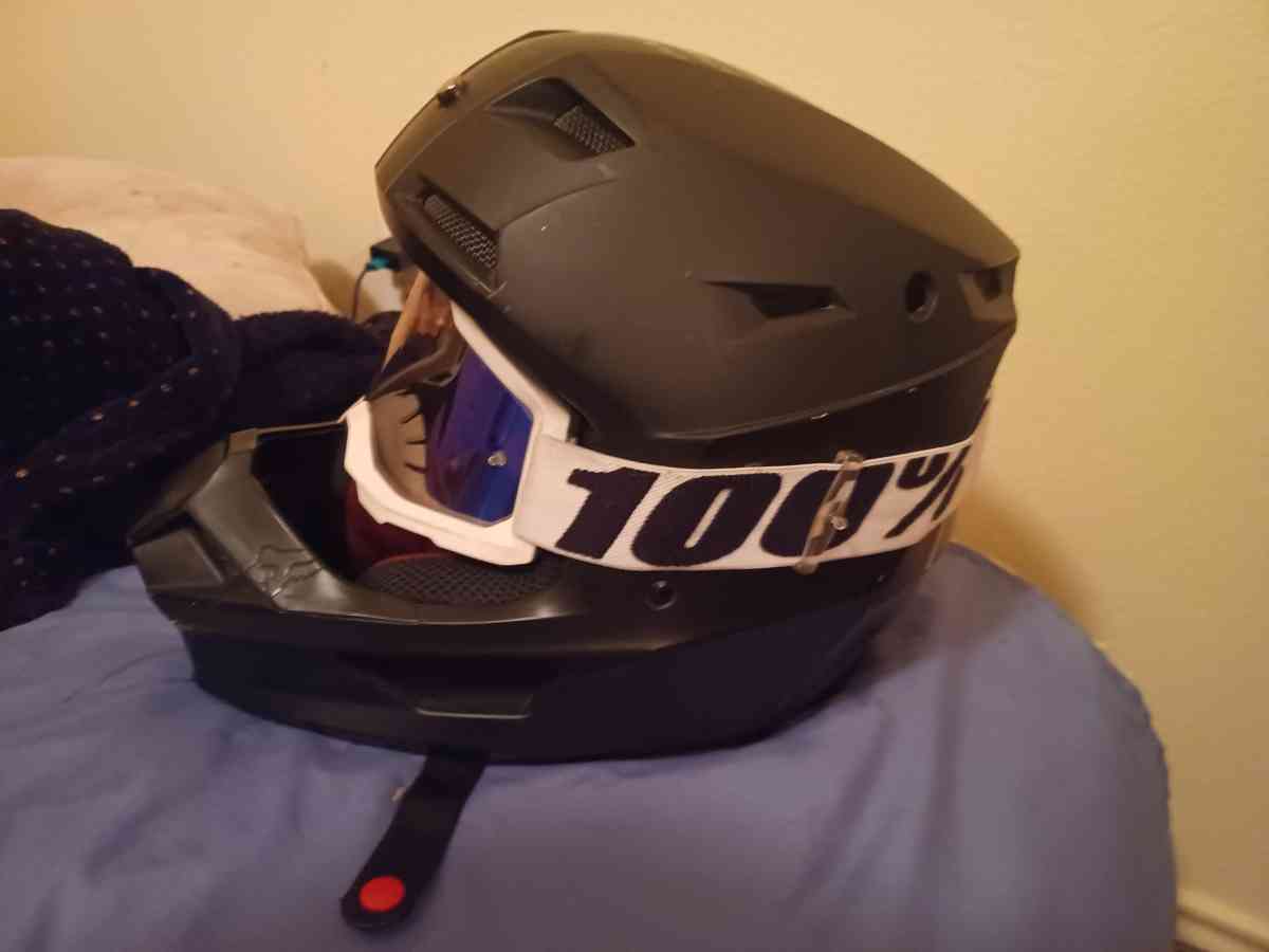 Fox v1 racing helmet