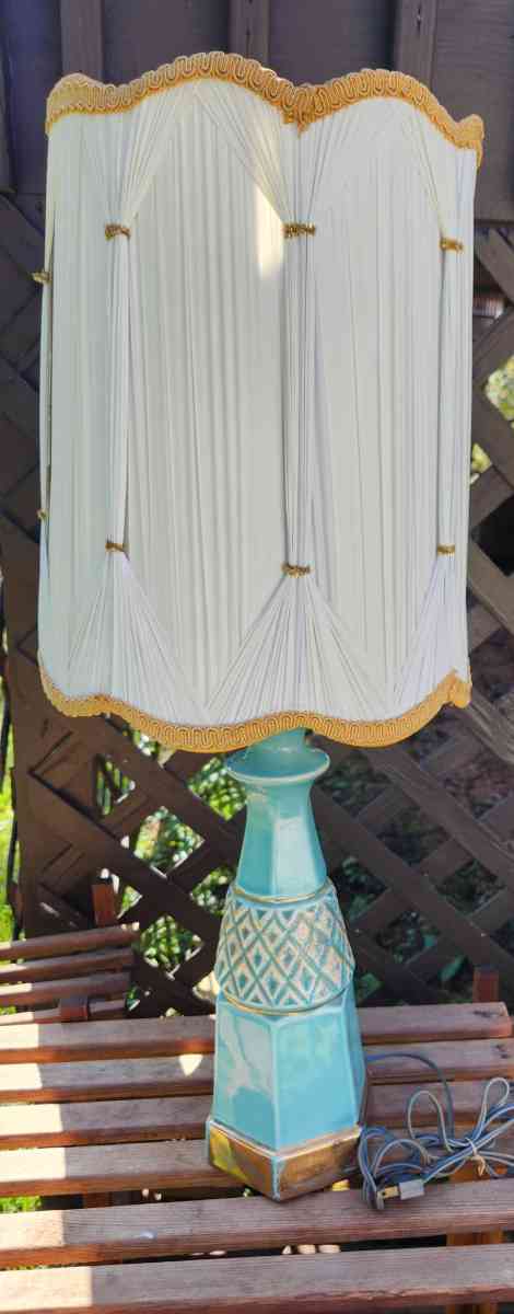 Vintage Lamp Pinch Pleat Drum Lamp