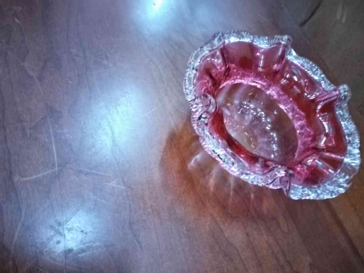 Beautiful scalloped pink glass bowl antique