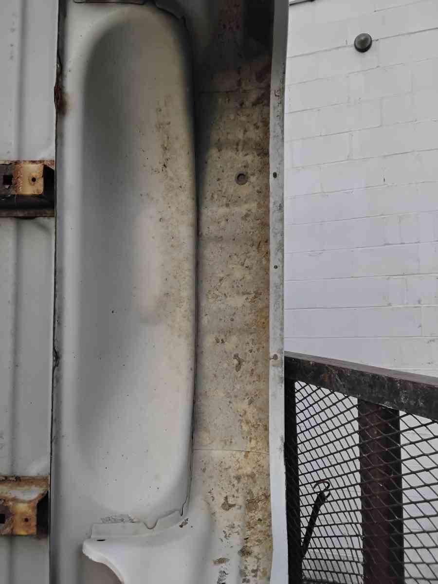 2009 Chevy or GMC Pickup Truck 8 ft Bed OEM Factory Like New