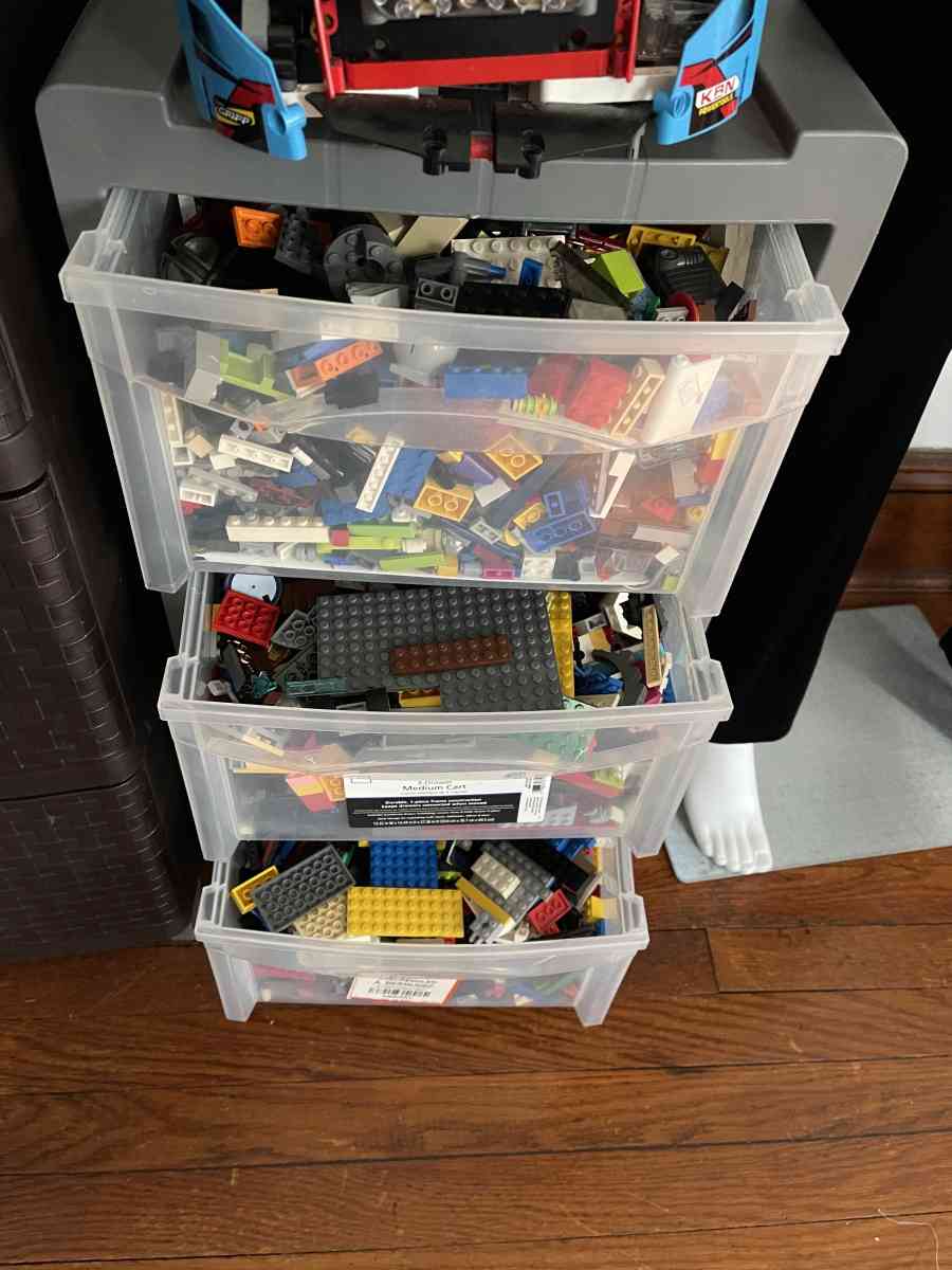 Tons and tons of legos not separating