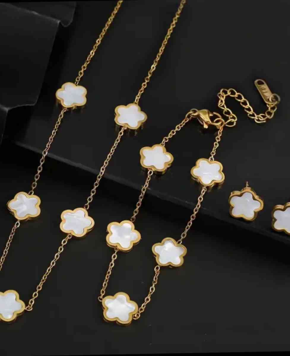 Elegant 2 Piece Pendant